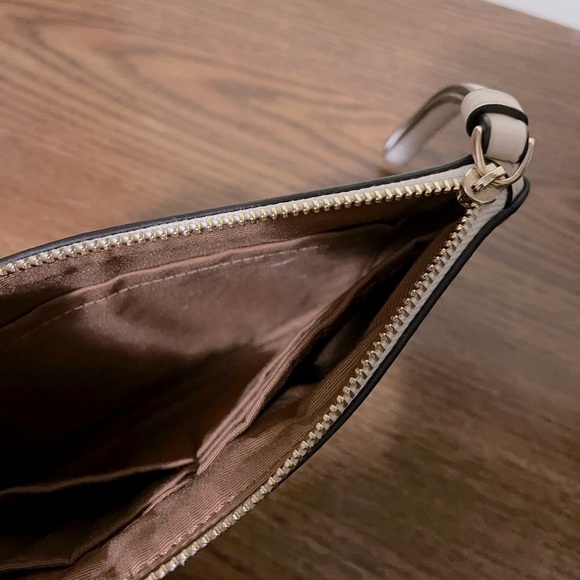 Coach Large Wristlet In Signature Canvas - Picture 3 of 8